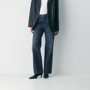 Aritzia Farrah Hi Rise Wide Jean - size 26